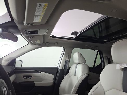 New 2026 Honda Pilot Touring image 7