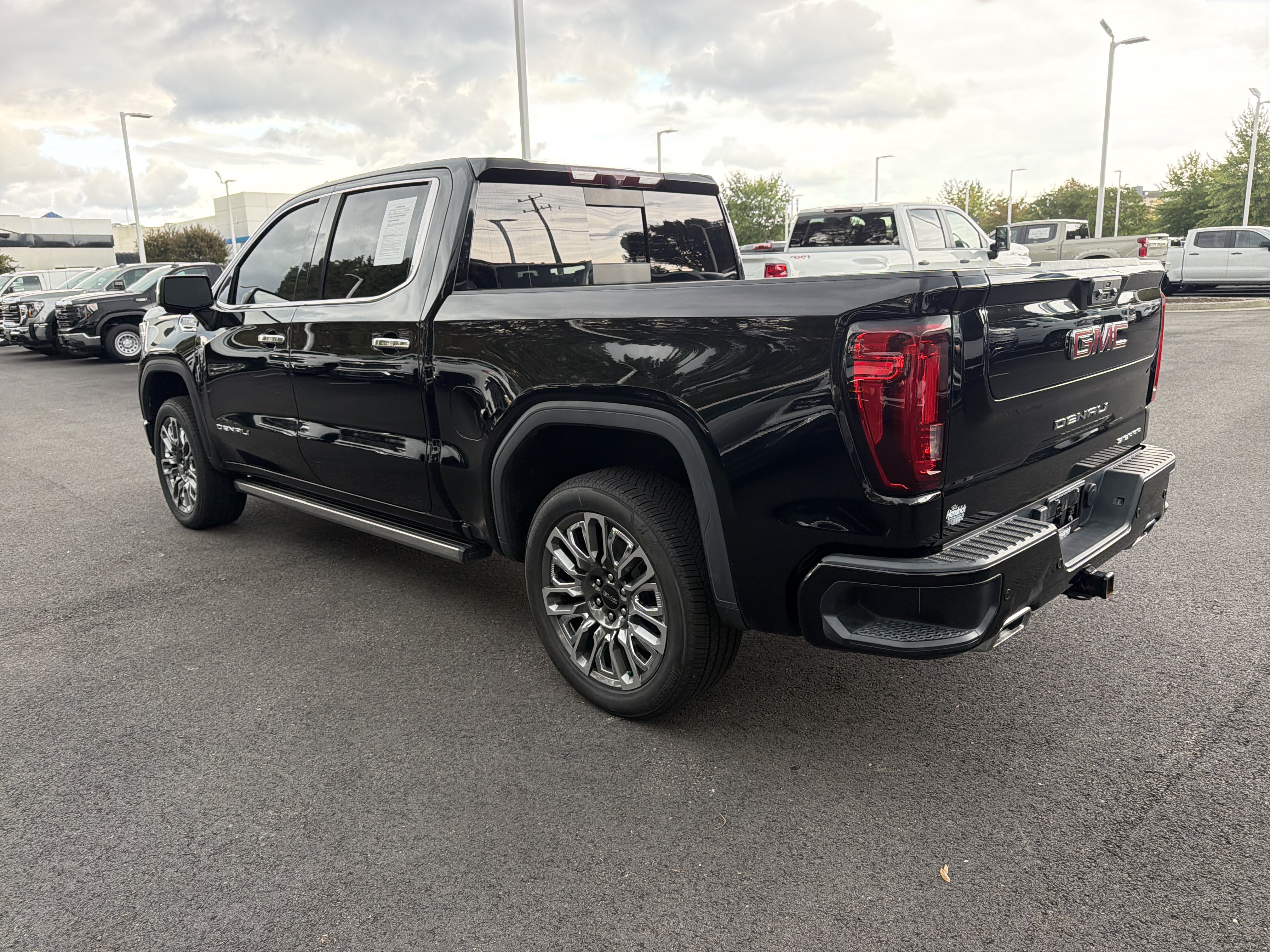 Used 2022 GMC Sierra 1500 Denali AWD/4WD image 8