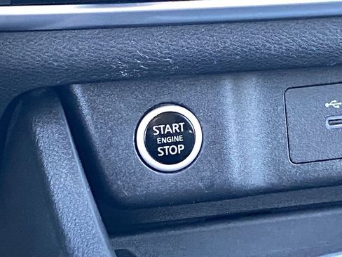 Used 2023 Nissan Rogue SV FWD image 23