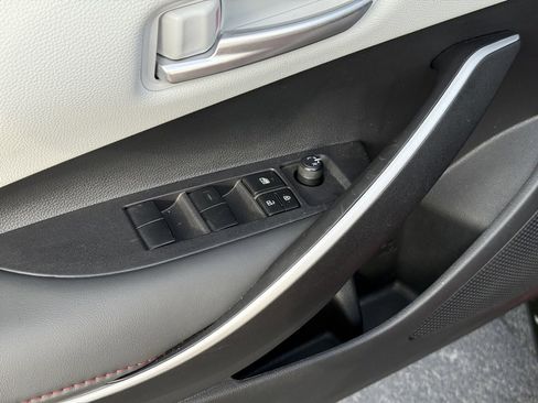 Certified 2025 Toyota Corolla SE image 11