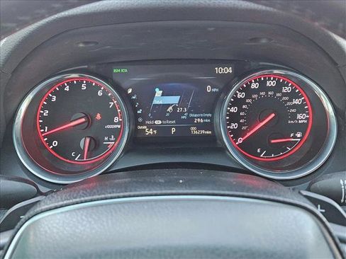 Used 2019 Toyota Camry XSE image 12