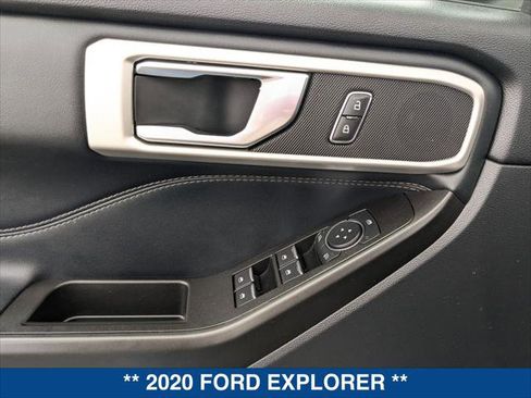 Used 2020 Ford Explorer XLT w/ Equipment Group 202A RWD image 10