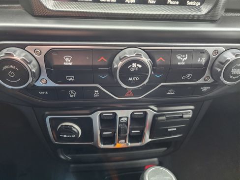 Used 2023 Jeep Gladiator Willys image 25