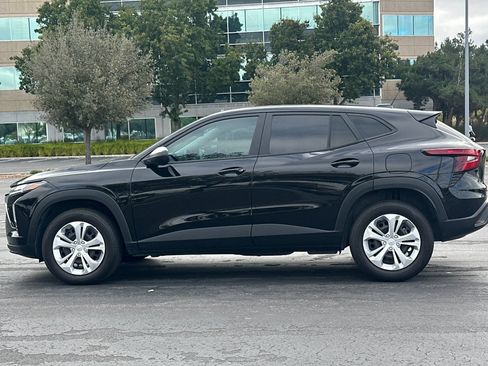 Used 2024 Chevrolet Trax LS FWD image 7