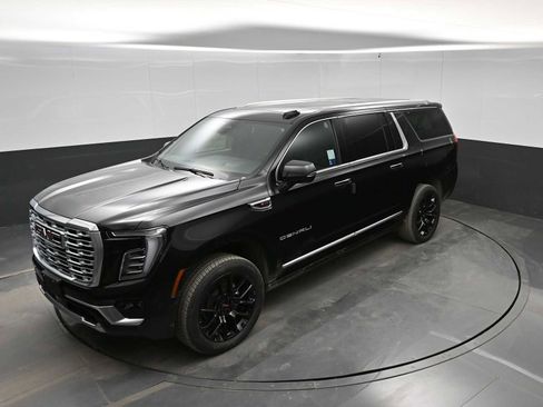 New 2026 GMC Yukon XL Denali w/ Denali Reserve Package AWD/4WD image 23