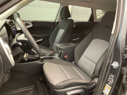 Used 2022 Kia Soul LX FWD image 19