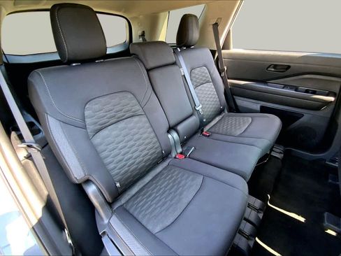 Used 2024 Nissan Pathfinder SV AWD/4WD image 19