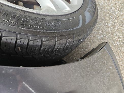 Used 2015 Ford Taurus SEL w/ Equipment Group 201A image 10