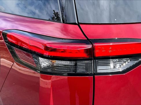 New 2026 Nissan Pathfinder SV image 14