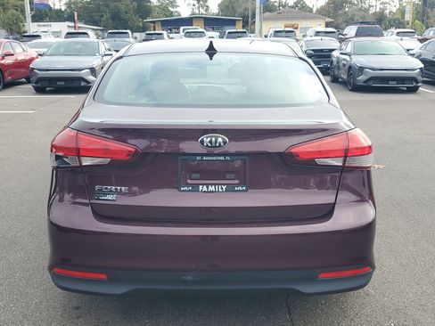 Used 2017 Kia Forte LX w/ LX Popular Package image 5