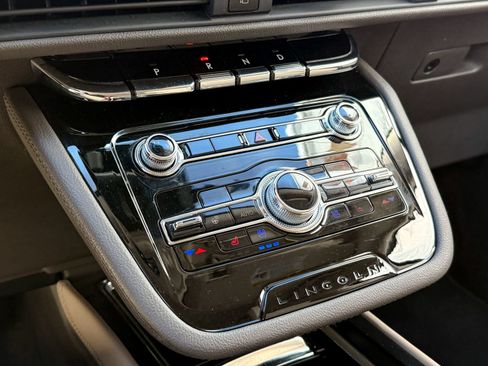 Used 2022 Lincoln Corsair AWD w/ Equipment Group 101A image 22