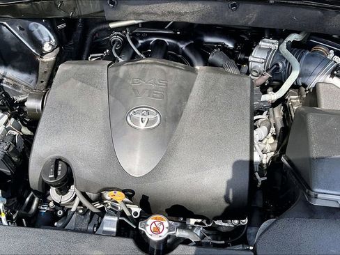 Used 2019 Toyota Highlander Limited Platinum AWD/4WD image 35