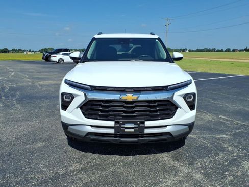 Used 2024 Chevrolet TrailBlazer LT w/ LT Cold Weather Package FWD image 8
