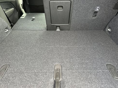 New 2026 Volvo XC40 B5 Ultra w/ Climate Package image 17