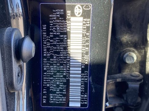 Used 2022 Toyota Corolla LE image 32