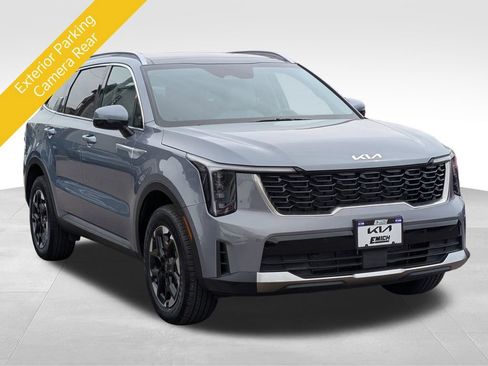 Certified 2025 Kia Sorento S w/ Panoramic Sunroof Package image 8