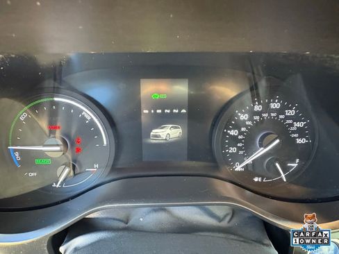 Used 2021 Toyota Sienna XLE image 17