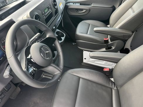 Certified 2025 Mercedes-Benz Sprinter 2500 image 10