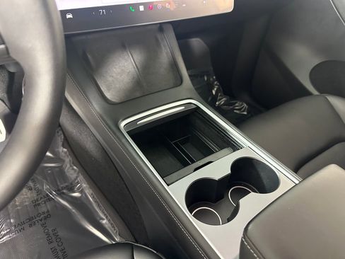 Used 2023 Tesla Model Y Performance image 35