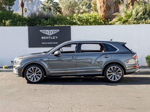 Used 2023 Bentley Bentayga Extended Wheelbase image 5