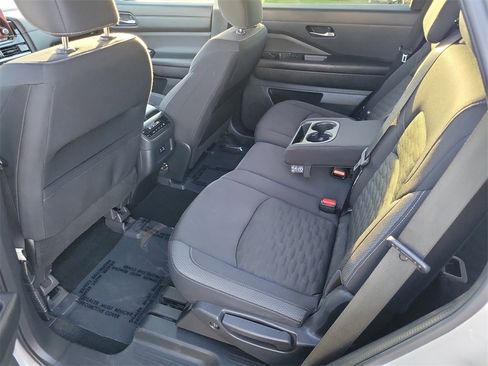 Certified 2022 Nissan Pathfinder SV image 19