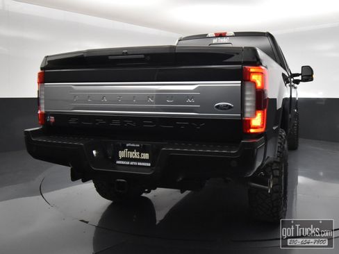 Used 2018 Ford F250 Platinum w/ Platinum Ultimate Package AWD/4WD image 6