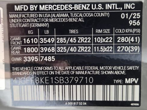 Used 2025 Mercedes-Benz GLS 63 AMG 4MATIC image 33