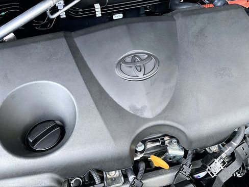 Used 2024 Toyota RAV4 XLE AWD/4WD image 31