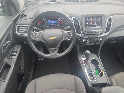 Used 2020 Chevrolet Equinox LT image 3