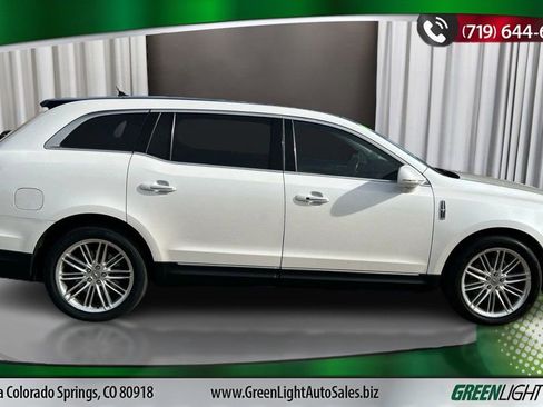 Used 2013 Lincoln MKT EcoBoost image 6