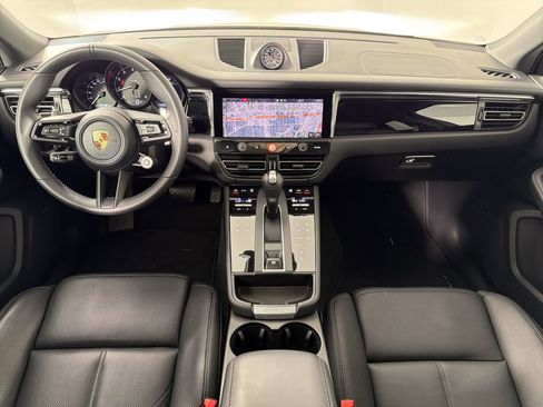 Certified 2026 Porsche Macan AWD/4WD image 17