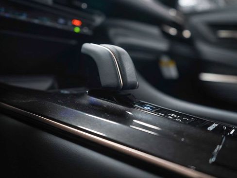 New 2025 Toyota Crown Signia image 27