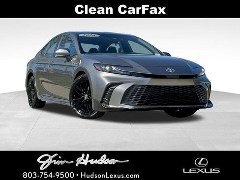 Used 2026 Toyota Camry SE image 1