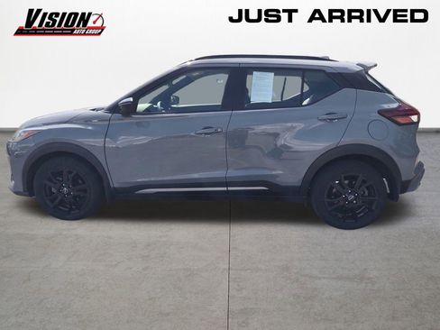 Used 2024 Nissan Kicks SR w/ SR Premium Package FWD image 2