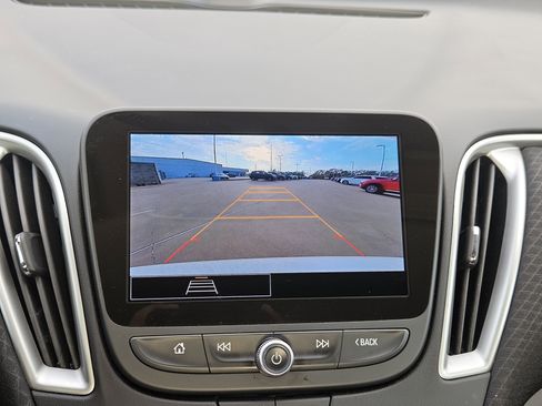 Used 2025 Chevrolet Malibu LT image 19