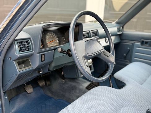 Used 1988 Toyota Pickup 4x4 Regular Cab image 6