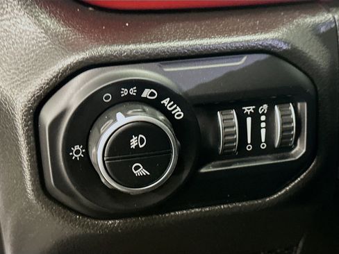 Used 2022 Jeep Gladiator Rubicon w/ LED Lighting Group image 17