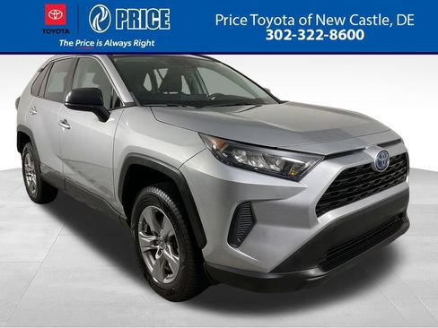 Used 2022 Toyota RAV4 LE AWD/4WD image 1