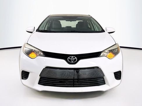 Used 2015 Toyota Corolla LE FWD image 2