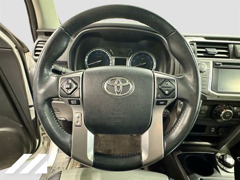 Used 2016 Toyota 4Runner SR5 Premium image 11