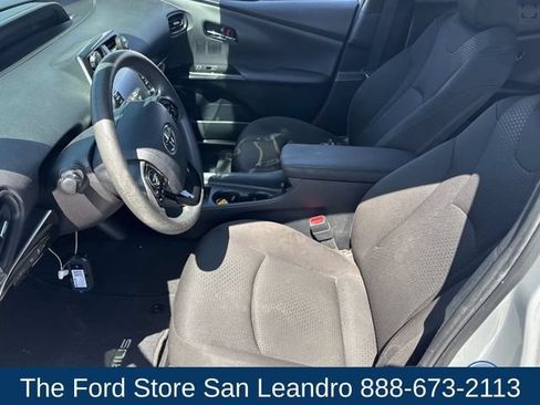 Used 2020 Toyota Prius LE w/ Carpet Mat Package FWD image 9