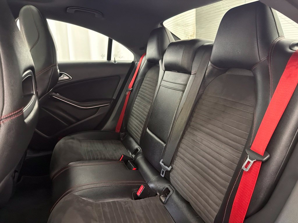 Used 2016 Mercedes-Benz CLA 250 image 21
