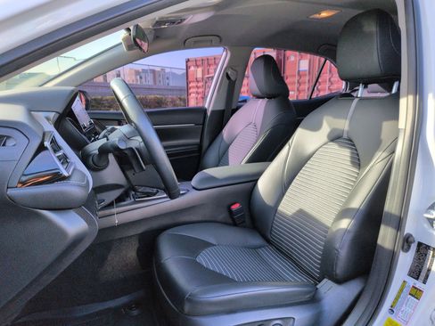 Used 2023 Toyota Camry SE image 16