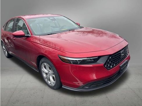 Certified 2023 Honda Accord LX image 3