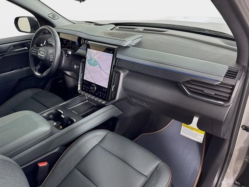 New 2026 GMC Acadia AT4 w/ Luxury Package image 32