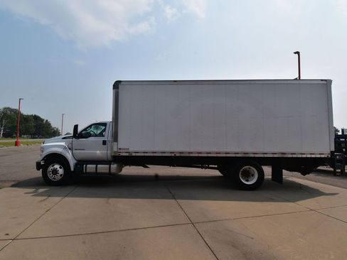 Used 2019 Ford F750 2WD Regular Cab Super Duty image 9