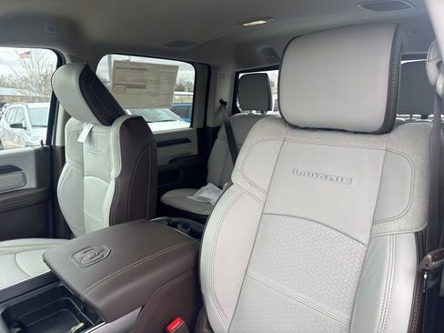 New 2026 RAM 2500 Laramie AWD/4WD image 12