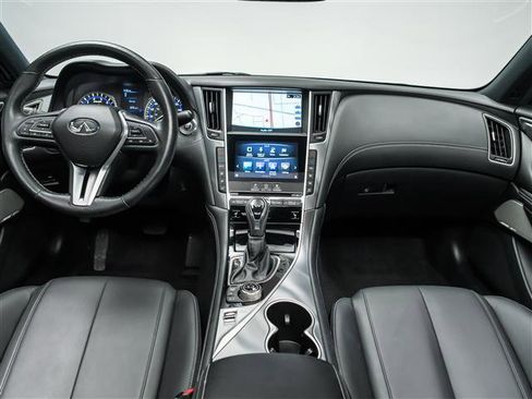 Used 2019 INFINITI Q60 3.0t Luxe w/ Essential Package RWD image 21