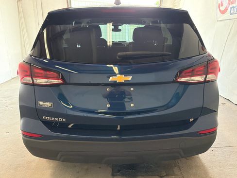 Used 2023 Chevrolet Equinox LS w/ LS Convenience Package FWD image 6