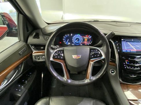 Used 2019 Cadillac Escalade ESV Premium Luxury image 34
